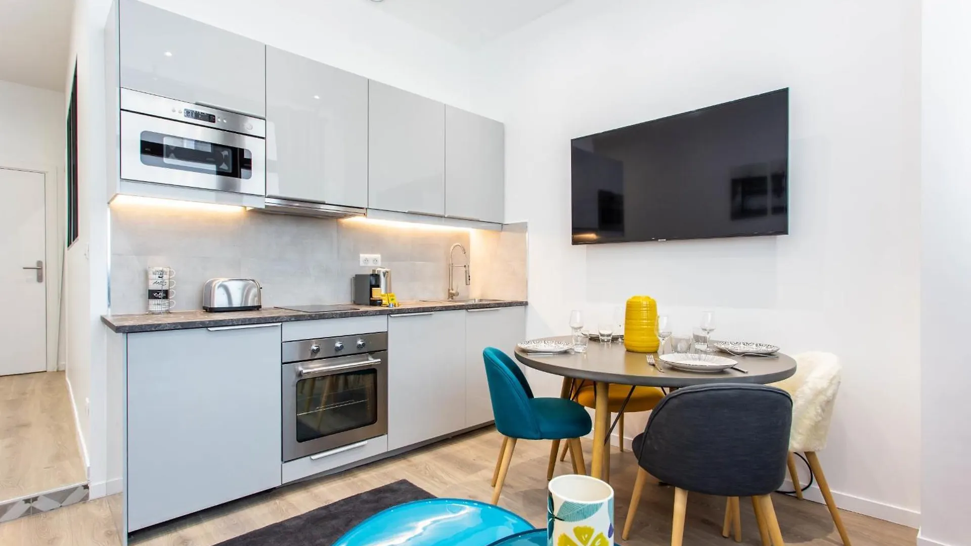 Intimate - 1br-4p - Republique Apartment *